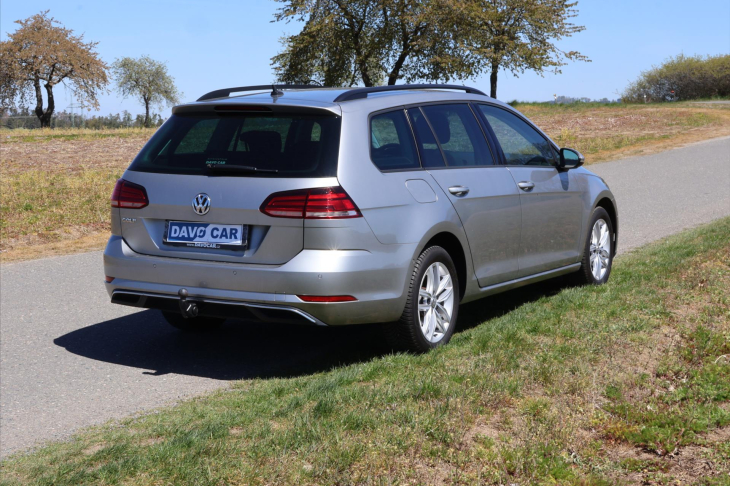 Volkswagen Golf 1,6 TDI LED DPH 1.Maj. Tažné