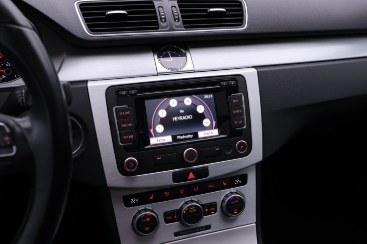 Volkswagen Passat 1,6 TDI Highline Xenon