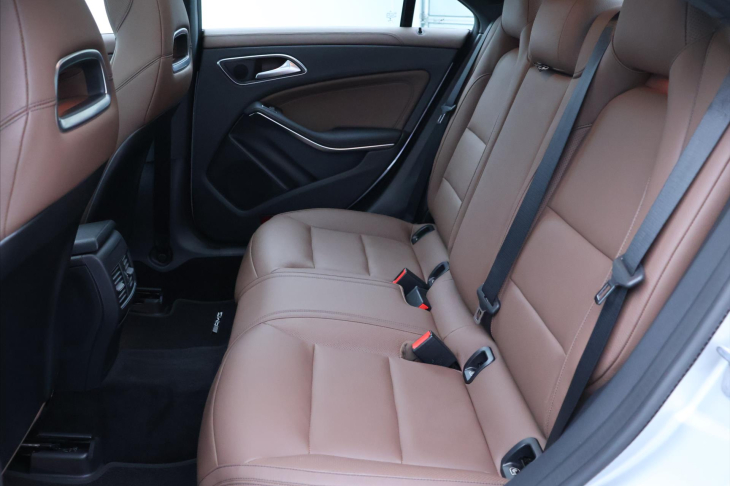 Mercedes-Benz CLA 2,0 45 AMG 280kW 4Matic