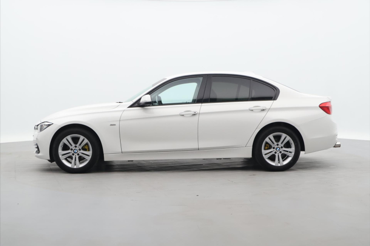 BMW Řada 3 2,0 320i 135kW CZ xDrive Sport
