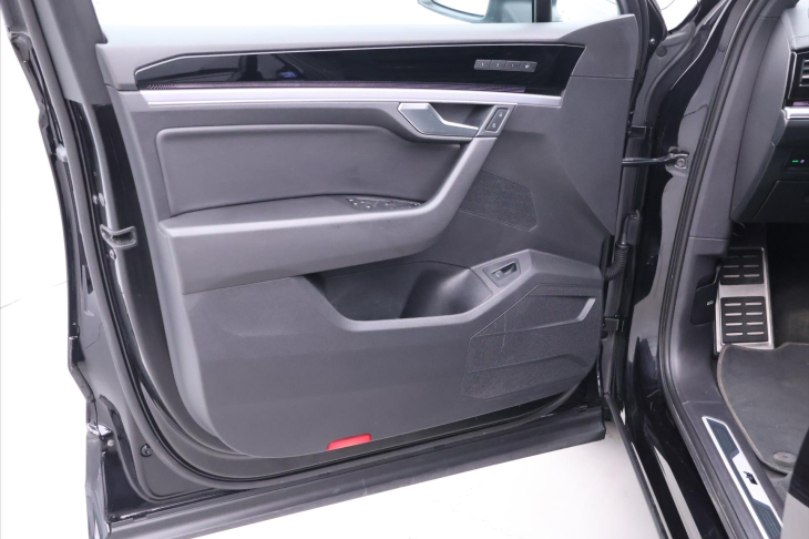 Volkswagen Touareg 3,0 TDI 210kW R-Line Tiptronic CZ DPH