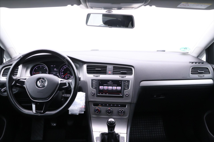 Volkswagen Golf 1,6 TDI Navi Aut.klima Kůže
