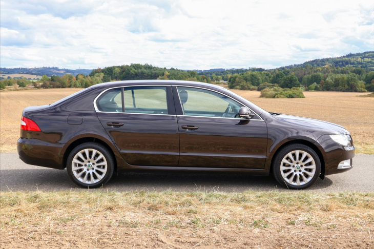 Škoda Superb 2,0 TDI Exclusive Xenon 1.Maj.