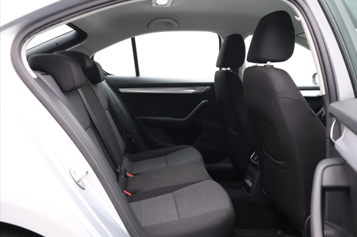 Škoda Octavia 1,6 TDI 81kW Ambition CZ