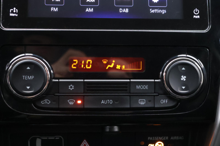 Mitsubishi L200 2,2 DI-D 110kW Aut. 4x4 CZ DPH