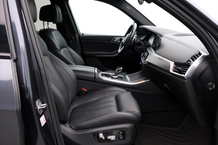 BMW X5 3,0 30d 195kW M-sport CZ DPH