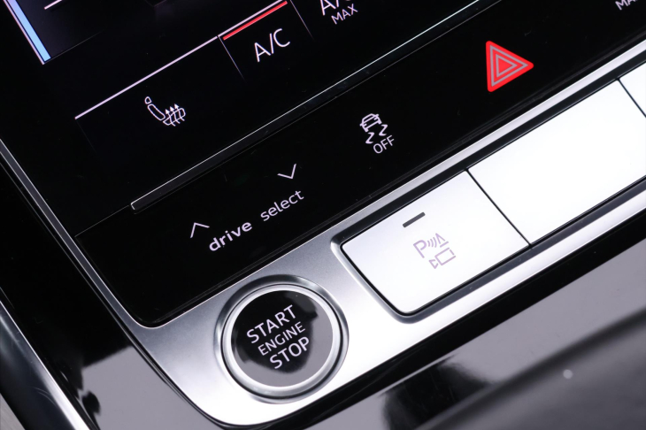 Audi Q7 3,0 50TDI 210kW S line CZ DPH