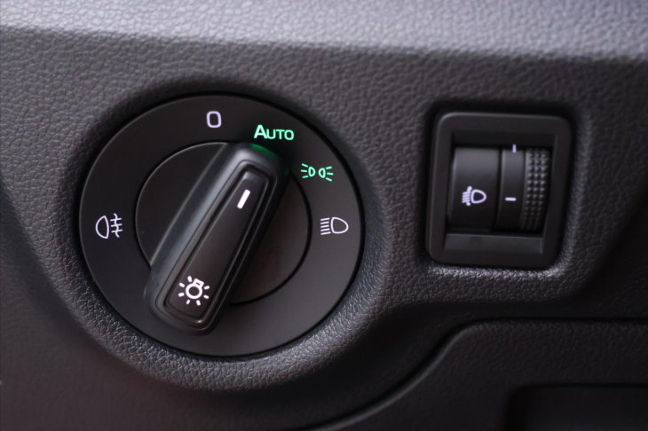 Škoda Kamiq 1,0 TSI Clever LED DPH Serv.kn