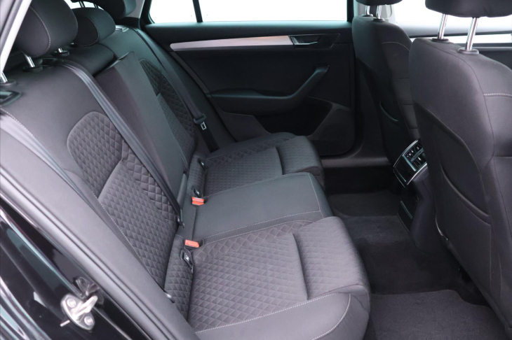 Škoda Superb 2,0 TDI 110kW DSG Navi DPH