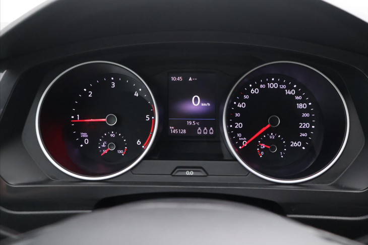 Volkswagen Tiguan 2,0 TDI Webasto Tažné 1.Maj.
