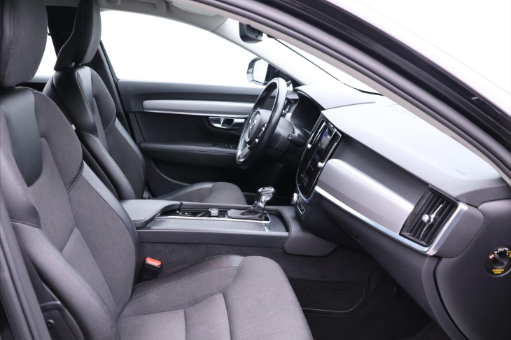 Volvo V90 2,0 D4 140kW Aut. AWD Momentum