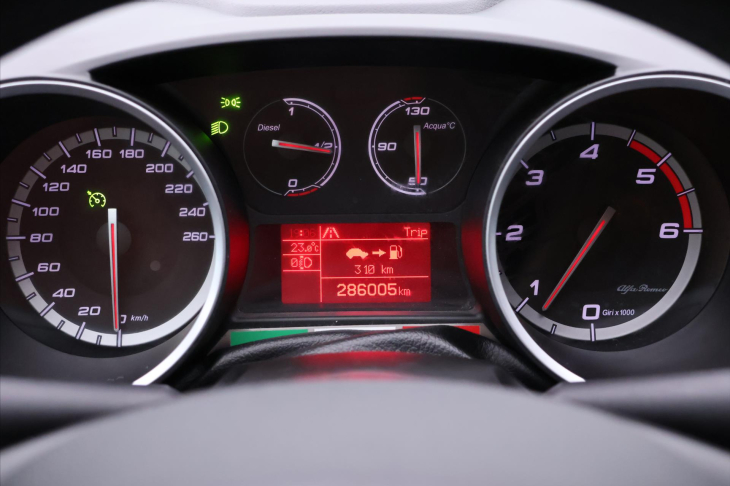 Alfa Romeo Giulietta 1,6 JTD 77kW Distinctive Kůže