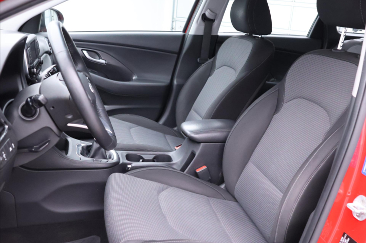 Hyundai i30 1,6 CDRi 81kW CZ Klima Tažné