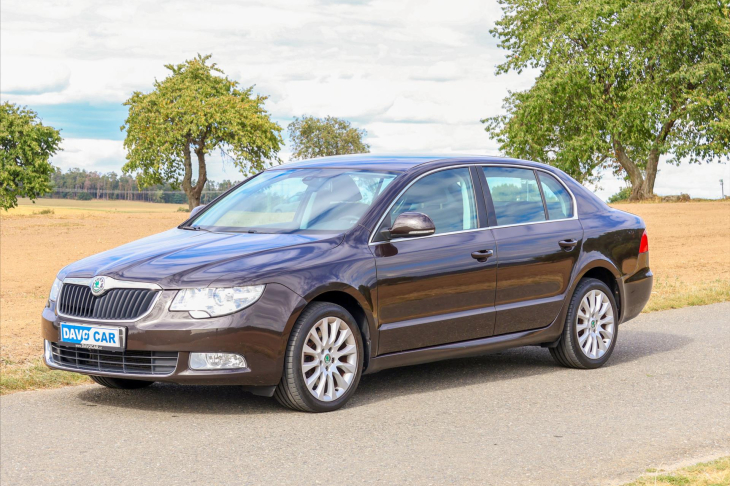 Škoda Superb 2,0 TDI Exclusive Xenon 1.Maj.