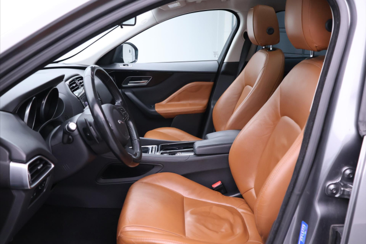 Jaguar F-Pace 2,0 132kW Auto Panorama 20d