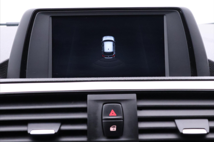 BMW Řada 1 1,5 118i 100kW Klimatizace