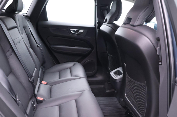 Volvo XC60 2,0 145 kW D4 AWD Momentum