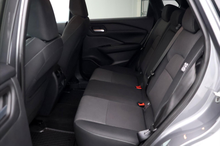 Nissan Qashqai 1,3 T-GDI N-Connecta CZ