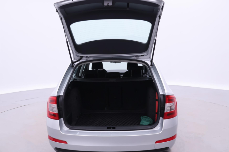Škoda Octavia 1,6 TDI Ambition Xenon CZ DPH