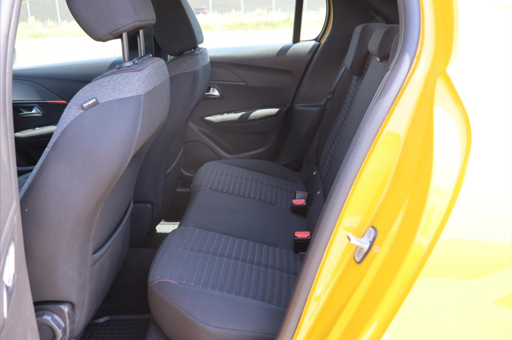 Peugeot 208 1,2 101k Allure CZ 1.Maj DPH
