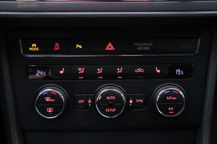 Seat Leon 1,4 TSI 92kW FR CZ LED