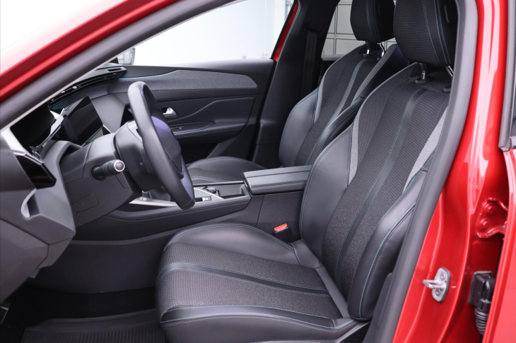 Peugeot 308 1,2 PT 96kW CZ Allure LED DPH