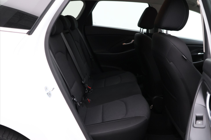 Hyundai i30 1,6 CRDI CZ 1.Maj. DPH