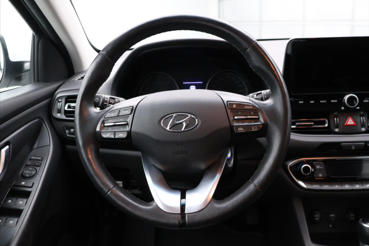 Hyundai i30 1,6 CRDI CZ 1.Maj. DPH