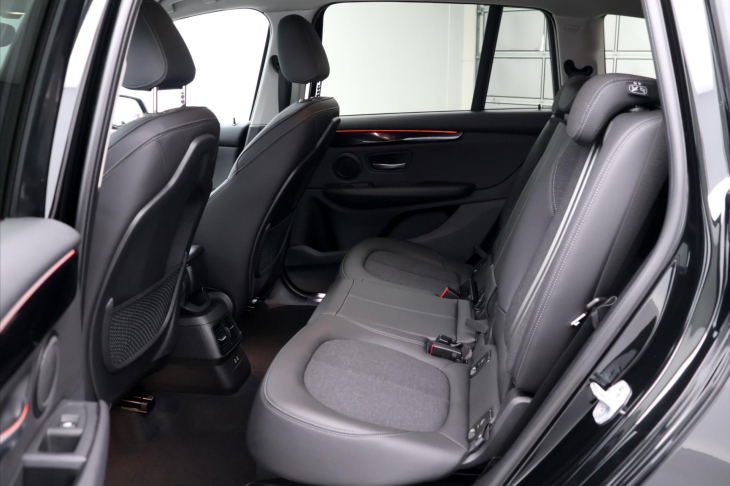BMW Řada 2 1.5 218i GRAN TOURER