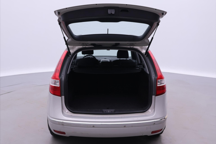 Hyundai i30 1,6 i 92kW CZ Klima STK 10/27