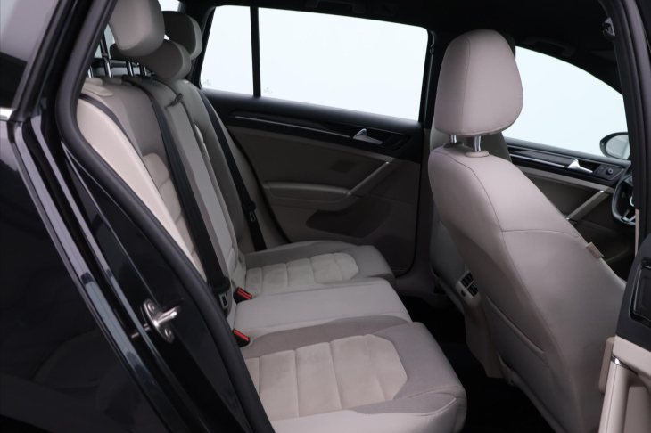 Volkswagen Golf 1,4 TSI 92kW DSG Highline