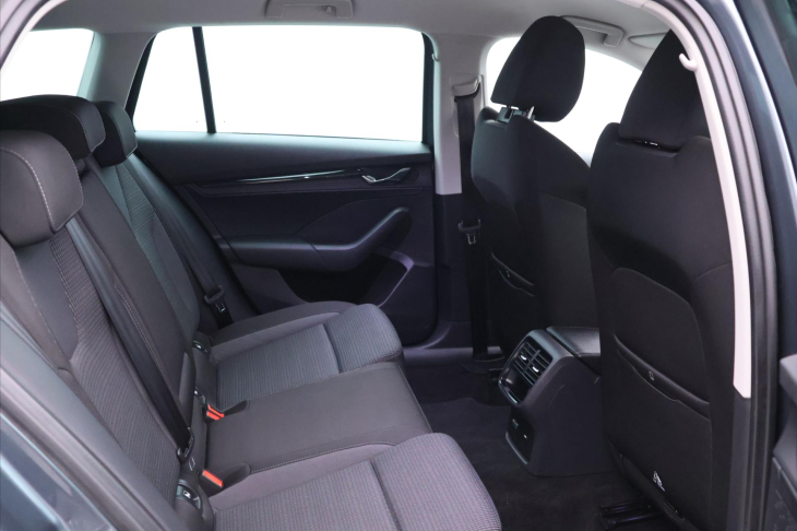 Škoda Octavia 1,0 TSI DSG Navi 1.Maj DPH