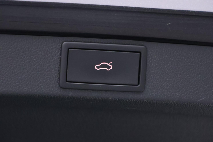 Škoda Octavia 2,0 TDI Scout 4x4 DSG DPH