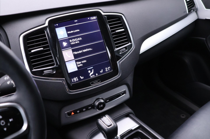Volvo XC90 2,0 D4 140kW CZ LED Momentum