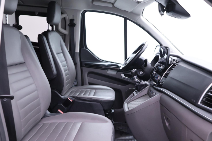 Ford Tourneo Custom 2,0 TDCI 136kW CZ Titanium L2