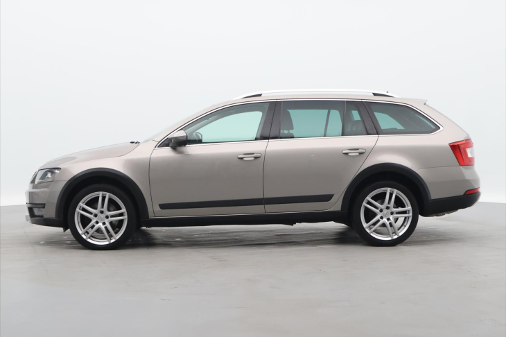 Škoda Octavia 2.0 TDI 135kW DSG Scout Xenon