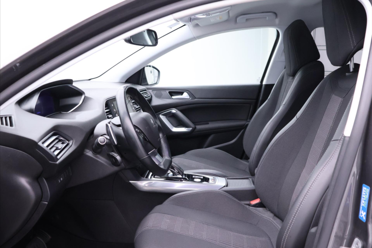 Peugeot 308 1,5 BlueHDI SW Allure Aut CZ DPH