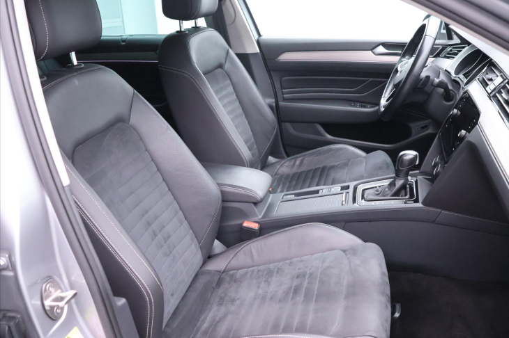 Volkswagen Passat 2,0 TDI 140kW DSG Elegance DPH