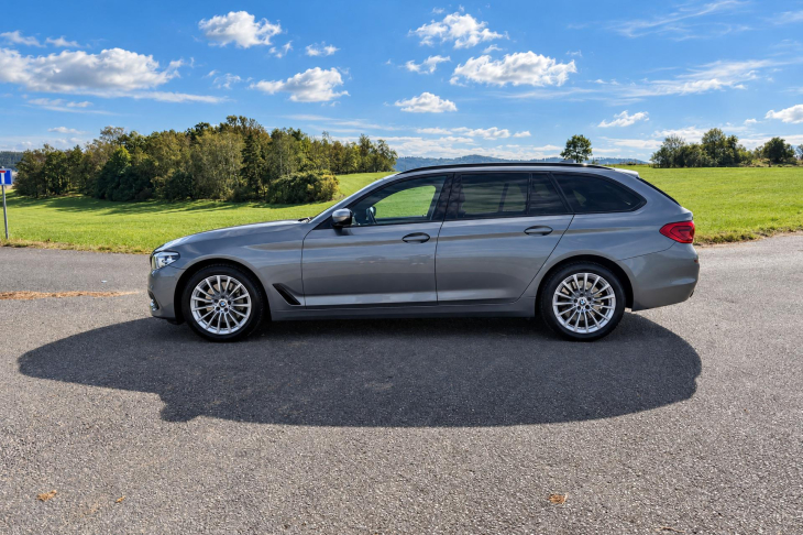 BMW Řada 5 3,0 3.0 530d Touring Sport DPH