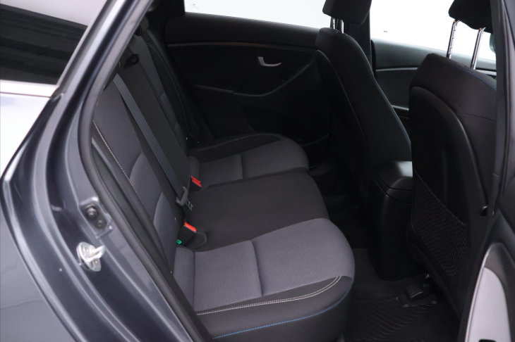 Hyundai i30 1,6 GDI 99kW Weekend CZ