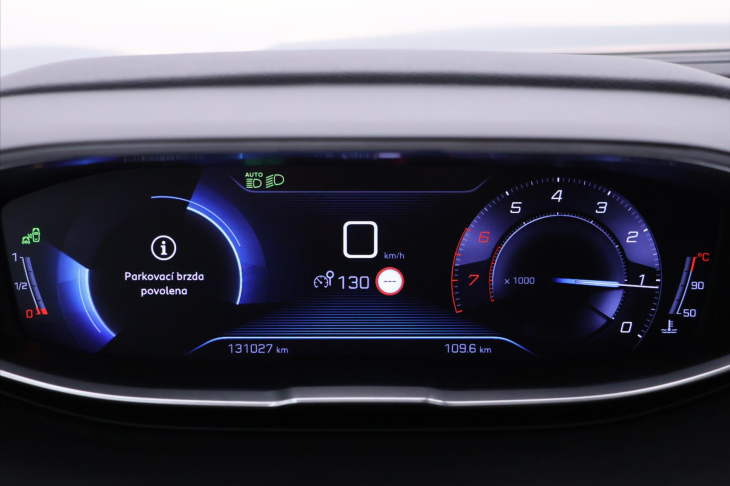 Peugeot 3008 1,2 PT 96kW Allure Pano 1.Maj