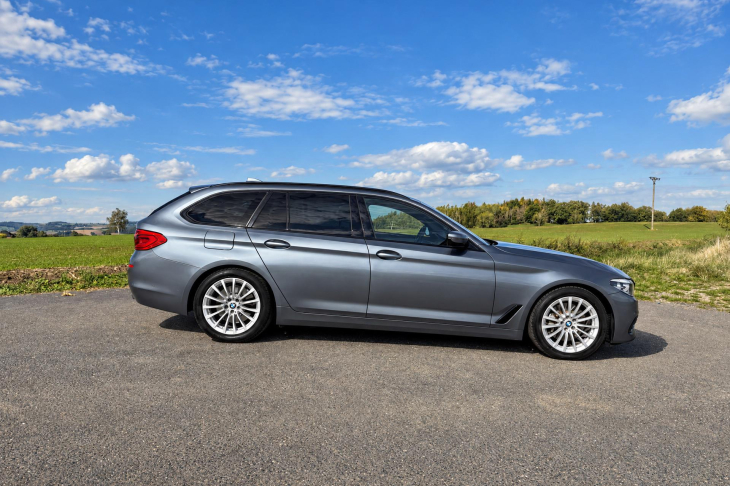 BMW Řada 5 3,0 3.0 530d Touring Sport DPH