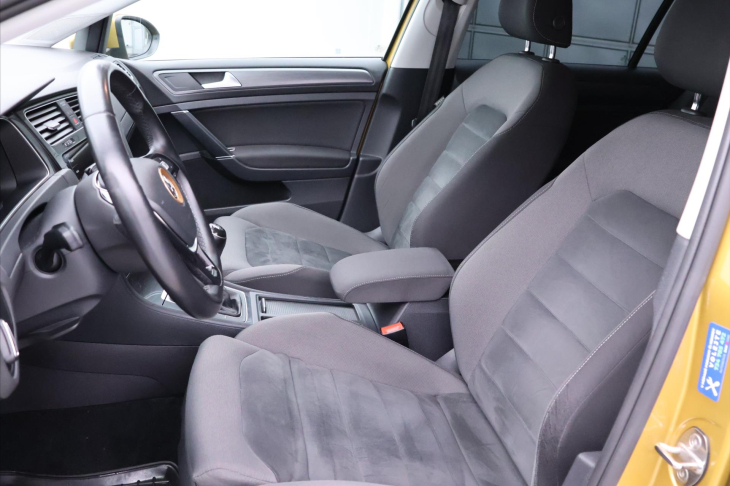 Volkswagen Golf 1,4 TSI 92kW CZ Highline LED