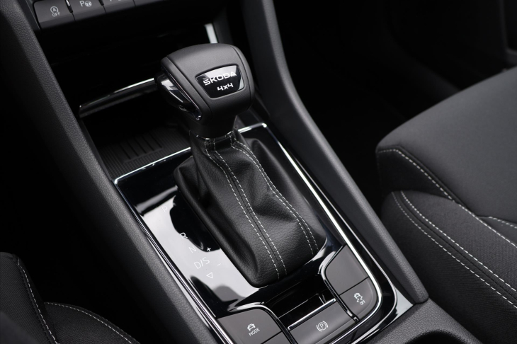 Škoda Karoq 2,0 TDI 4x4 DSG Sportline DPH