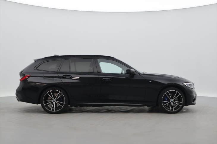 BMW Řada 3 2,0 330e xDrive M-Paket Laser