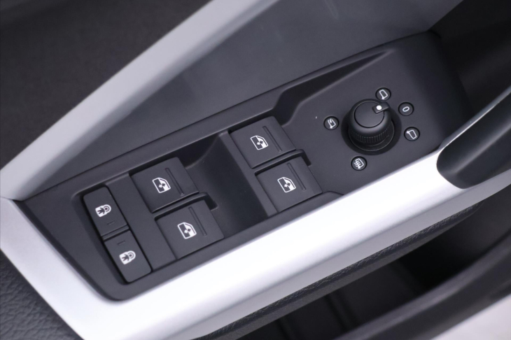 Audi Q3 1,5 35 TFSI S tronic S line CZ DPH