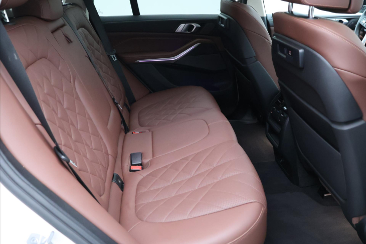 BMW X5 3,0 210kW XDrive30d CZ DPH