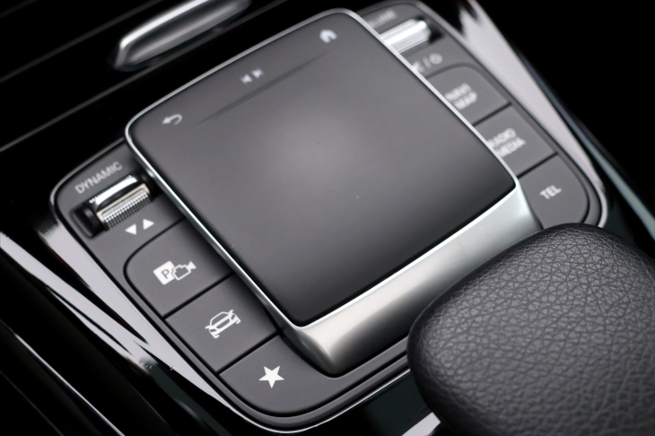 Mercedes-Benz CLA 2,0 35 AMG 225kW 4MATIC CZ