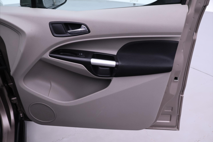 Ford Tourneo Connect 1,5 TDCI Titanium Tažné CZ