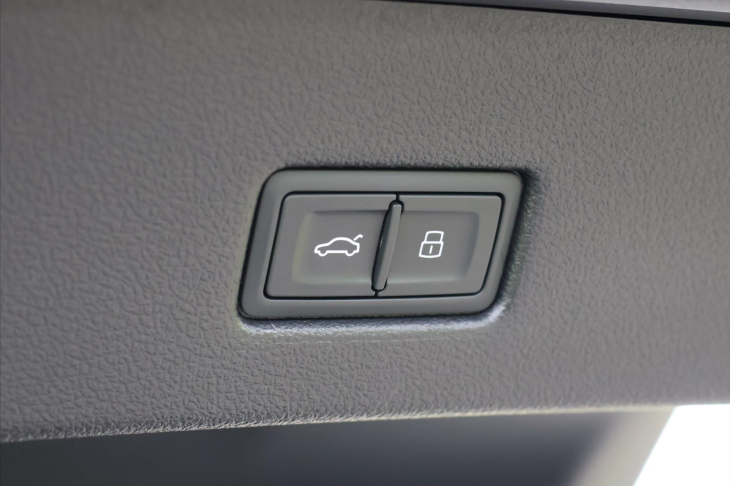 Audi A7 3,0 50TDI S-line Noční vidění